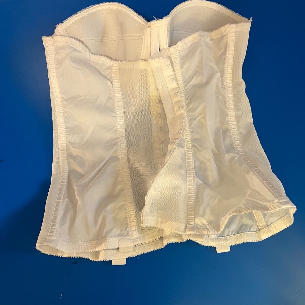 Wedding Corset - Picture 2 of 3